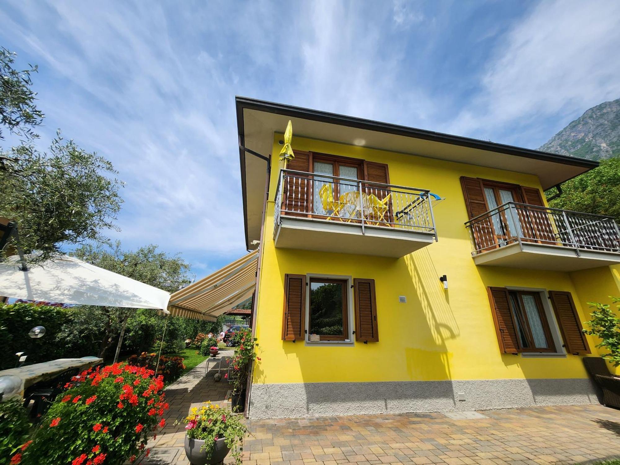 Apartment L'Ulivo Lake View Private Road 5 Kilometers From Varenna Lierna Exterior foto